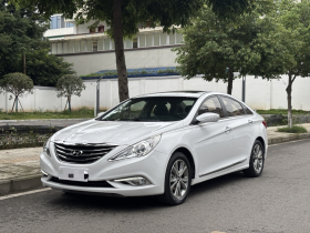 现代 索纳塔 2015款 经典 2.4L 自动领先版 国IV