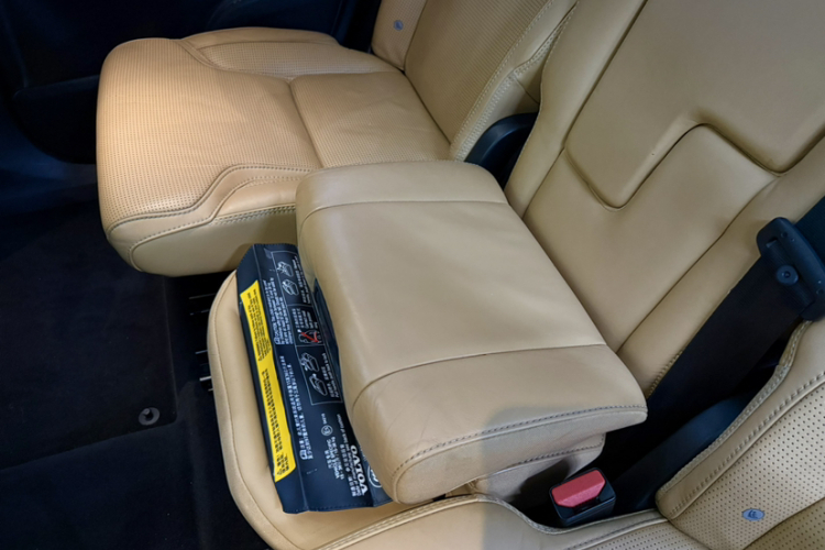 沃尔沃XC90 2018款 T6 智尊版 7座中控内饰7005