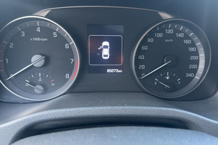 现代 领动 2016款 1.6L 自动智炫·精英型中控内饰15