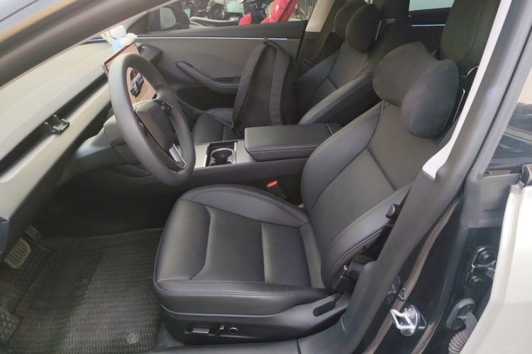 特斯拉 Model 3 2025款 后轮驱动版中控内饰7003