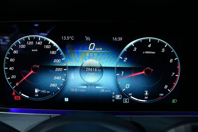 奔驰E级 2021款 改款 E 260 L 运动型中控内饰15