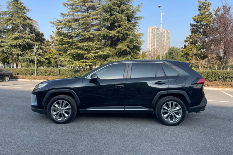 丰田 威兰达 2022款 2.0L CVT两驱豪华版车身外观6004