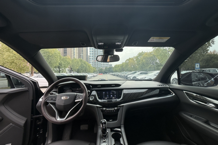 凯迪拉克XT6 2022款 2.0T 七座两驱豪华型中控内饰7009
