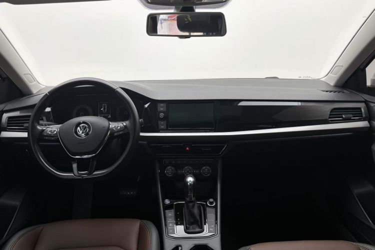 大众 朗逸 2019款 两厢 280TSI DSG豪华版 国VI中控内饰7003