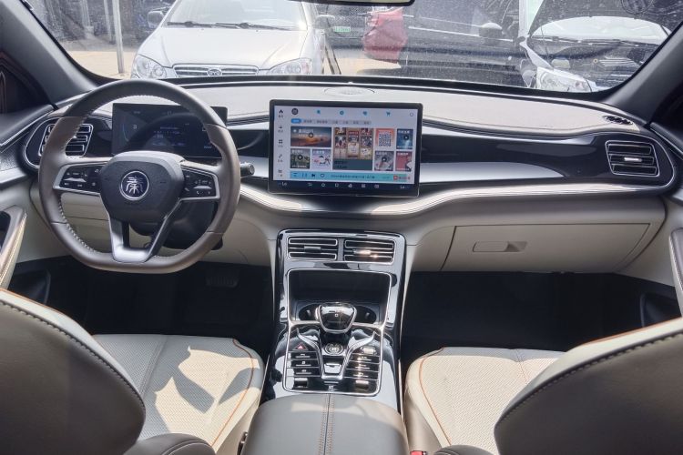 比亚迪 秦PLUS 2023款  冠军版 DM-i 120KM超越型中控内饰7006