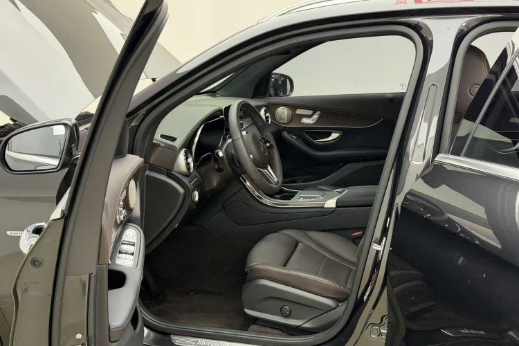 奔驰GLC 2022款 改款 GLC 300 L 4MATIC 动感型臻藏版中控内饰7004