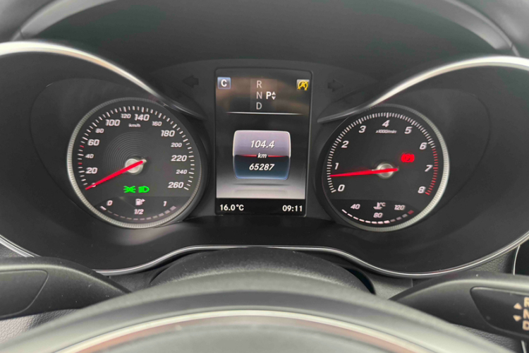 奔驰C级 2017款 C 180 L 运动版中控内饰15