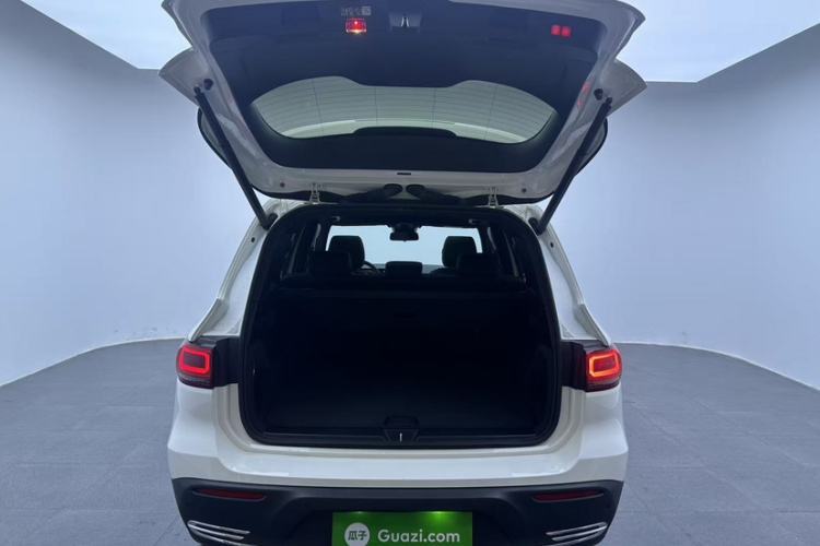 奔驰EQB 2024款 EQB 260中控内饰7006