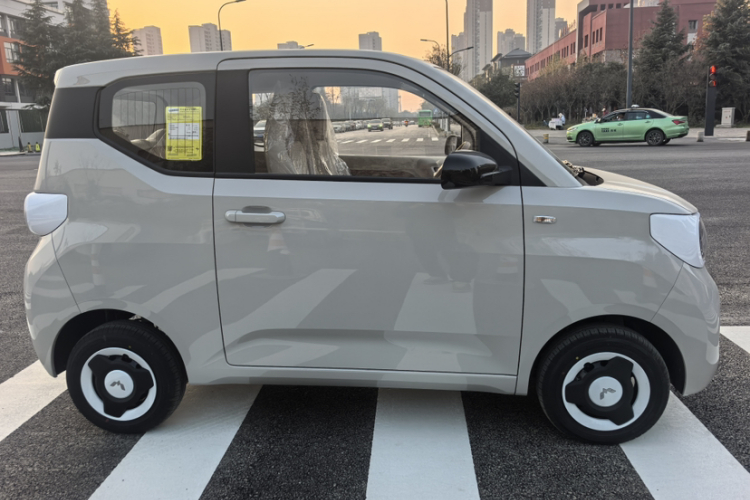 五菱汽车 宏光MINIEV 2024款 第三代 215km 青春版车身外观6009