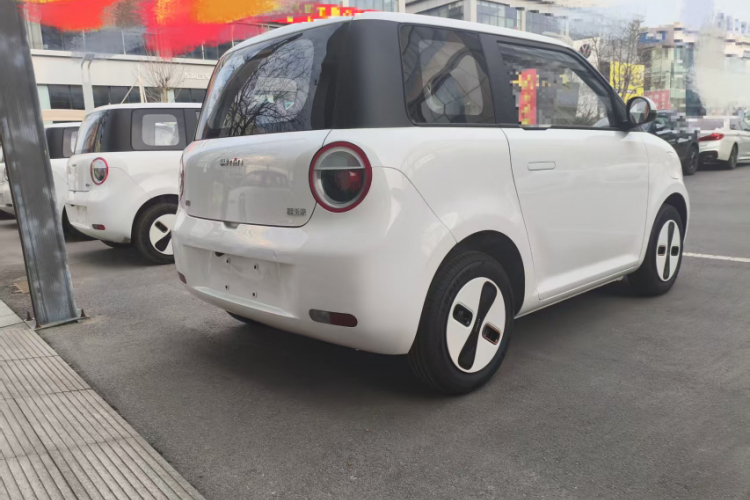 长安启源 长安Lumin 2026款 宝藏版 205km 心爱米 国轩车身外观6006