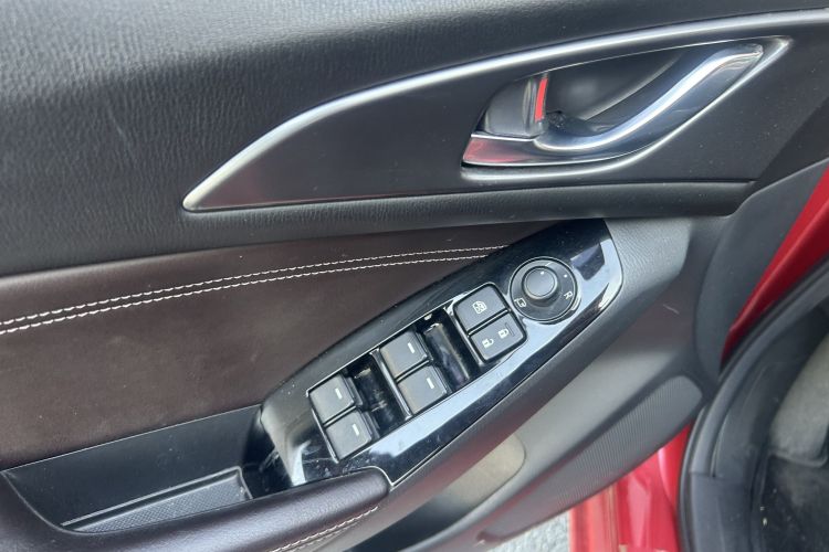 马自达3 昂克赛拉 2017款 三厢 2.0L 自动尊贵型 国V中控内饰7003