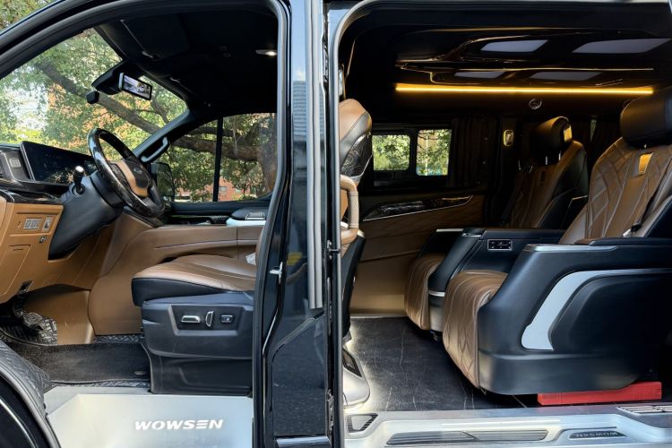 钧天黑武士Youth 2025款 2.0T 汽油巅峰版中控内饰7003