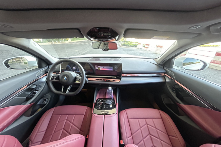 宝马5系 2025款 530Li 领先型 M运动套装局部细节22