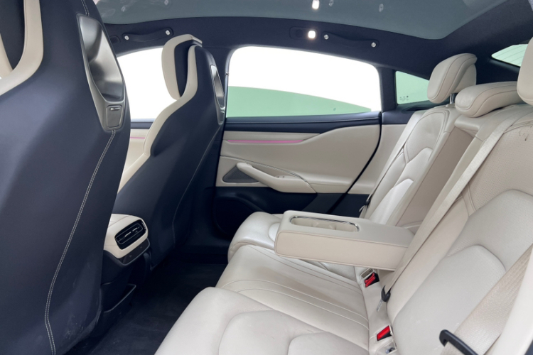 小米汽车 小米SU7 2024款 后驱超长续航高阶智驾Pro版中控内饰7003