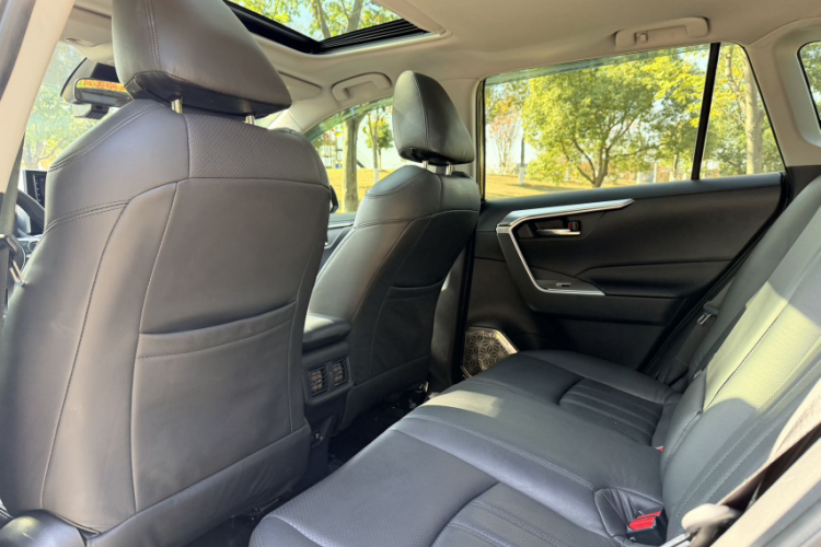 丰田 RAV4荣放 2020款 双擎  2.5L E-CVT两驱精英版中控内饰7002