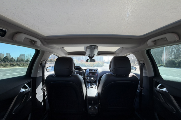 DS 5 2013款 1.6T 雅致版THP200中控内饰7004