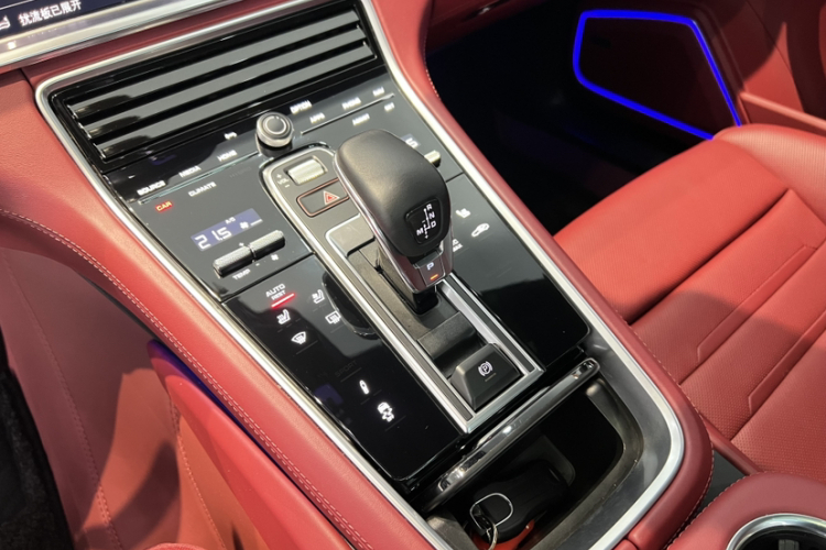 保时捷 2023款 改款 Panamera 2.9T 铂金版中控内饰7005