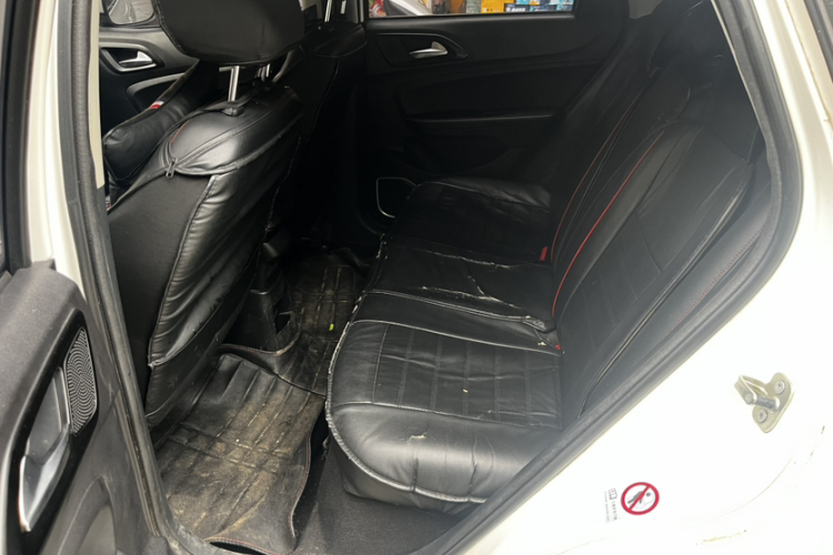 中华V3 2016款 1.5L 自动舒适型中控内饰7003