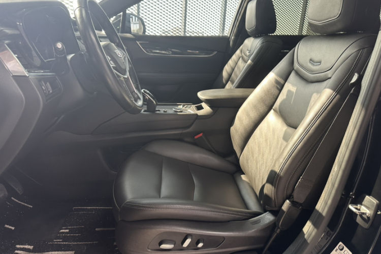 凯迪拉克XT5 2022款 2.0T 两驱豪华型中控内饰7007