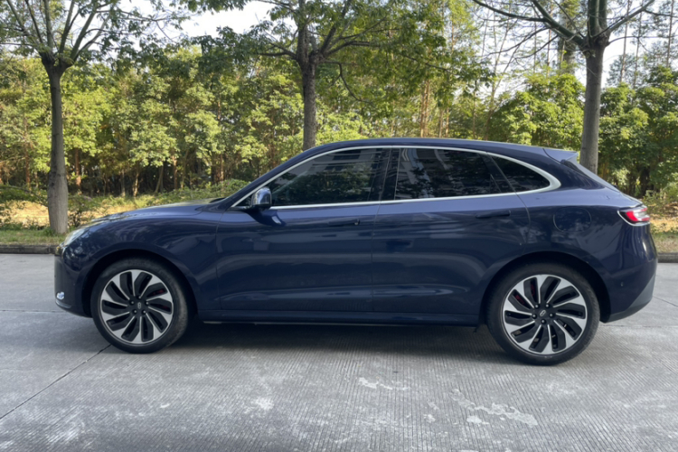 鸿蒙智行 问界M5 2022款 增程四驱旗舰版车身外观6004