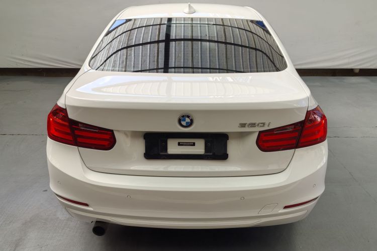 宝马3系 2014款 320i 时尚型车身外观6013