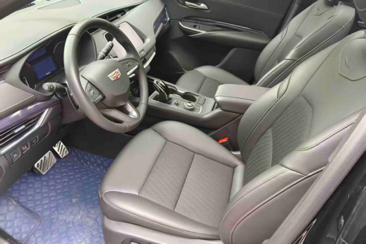凯迪拉克XT4 2022款 28T 两驱风尚型中控内饰7002