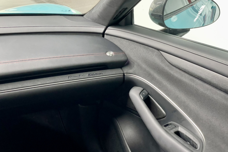 小米汽车 小米SU7 2024款 四驱Max创始版中控内饰7012