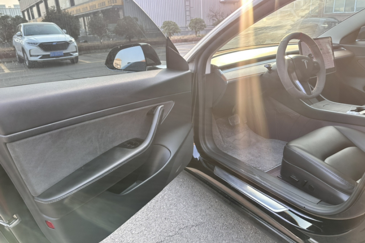 特斯拉 Model 3 2020款 标准续航后驱升级版中控内饰7005