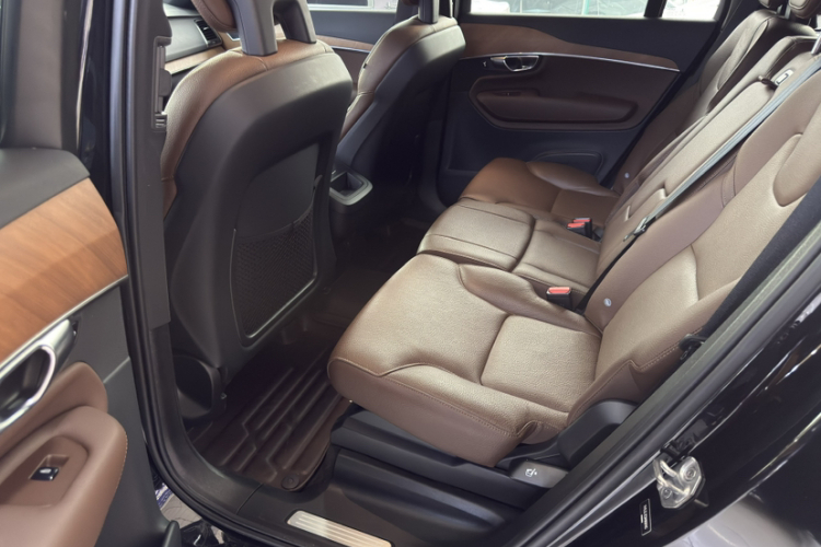 沃尔沃XC90 2022款 B5 智行豪华版 5座中控内饰7008