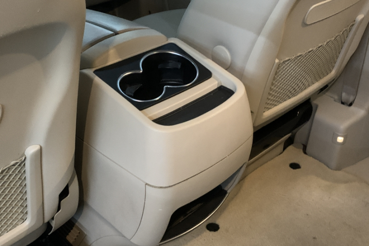 奔驰V级 2016款 V 260 领航版中控内饰7010