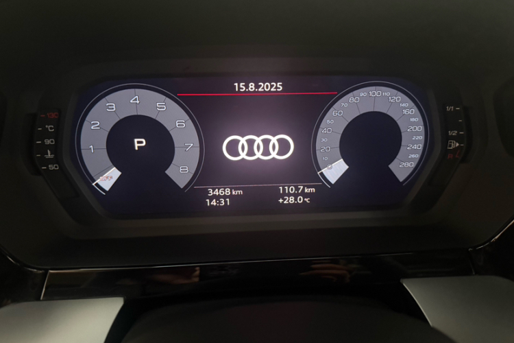 奥迪A3 2023款 改款 Sportback 35 TFSI 时尚致雅型中控内饰15