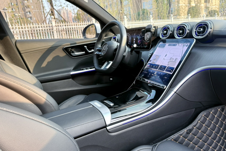 奔驰C级 2023款 C 260 L 运动版中控内饰7002