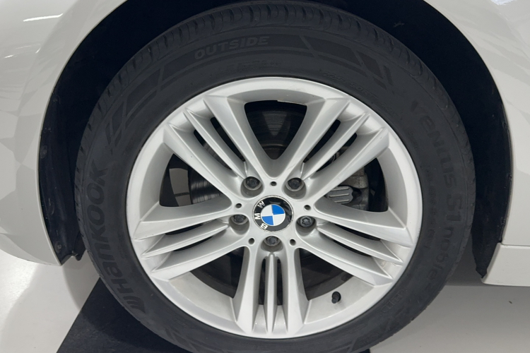 宝马3系 2016款 320Li 时尚型车身外观6011