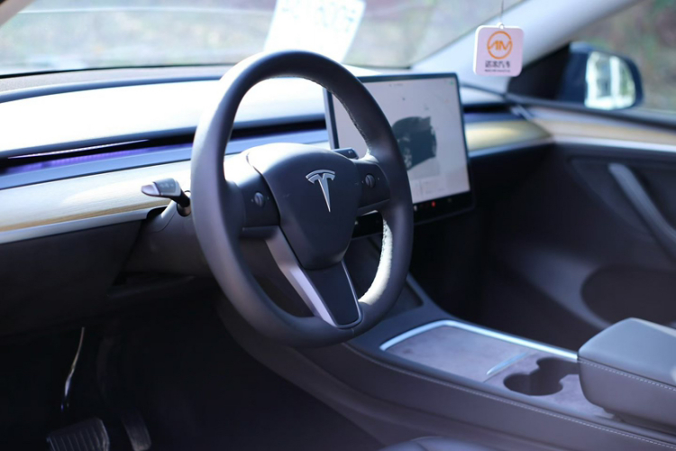 特斯拉 Model Y 2022款 改款 后轮驱动版车身外观6002