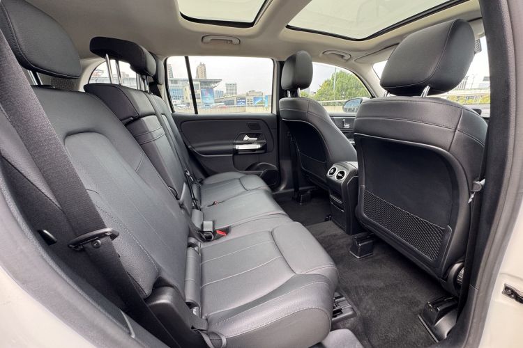 奔驰GLB 2020款 GLB 200 动感型中控内饰7006