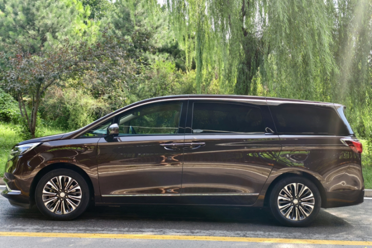 别克GL8 2020款 ES陆尊 653T 旗舰型车身外观6009