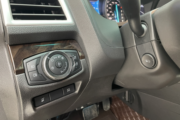 福特 探险者(进口) 2013款 3.5L 尊享型中控内饰7008