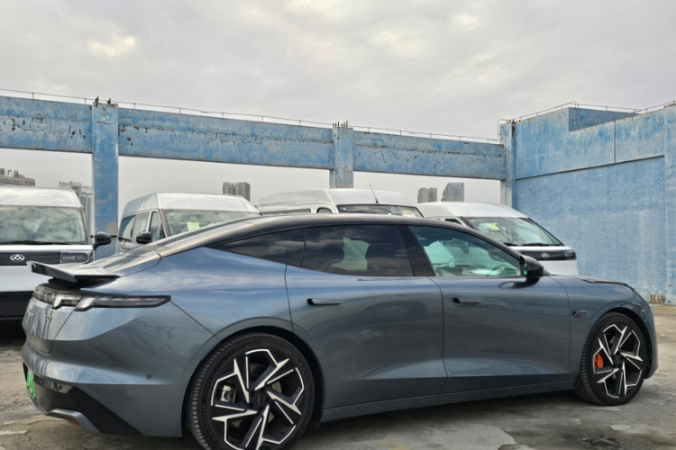 领克Z10 2024款 95kWh 702km四驱智驾Ultra车身外观6004