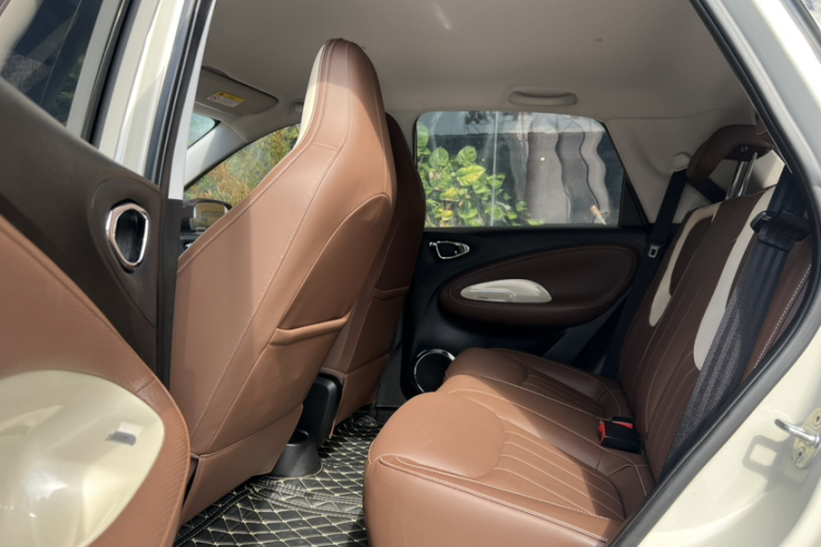 五菱汽车 五菱缤果 2023款 333km 悦享+款中控内饰7003