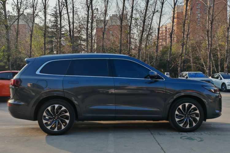 鸿蒙智行 问界M7 2024款 1.5T 后驱Plus版 5座车身外观6003