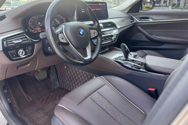 宝马5系 2021款 530Li 领先型 豪华套装中控内饰7003