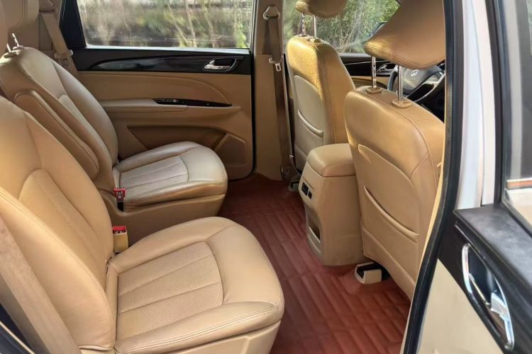 宝骏730 2016款 1.5L 手动舒适型 7座 国V中控内饰7007