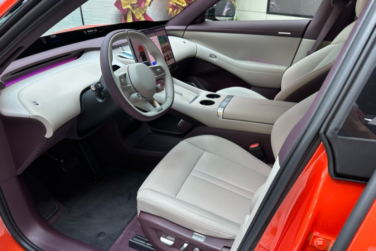 小米汽车 小米YU7 2025款 超长续航后驱版中控内饰7005