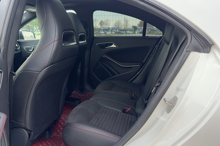 奔驰CLA 2018款 CLA 220 4MATIC中控内饰7002