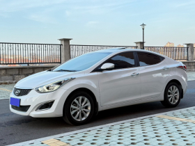 现代 朗动 2016款 1.6L 手动尊贵型