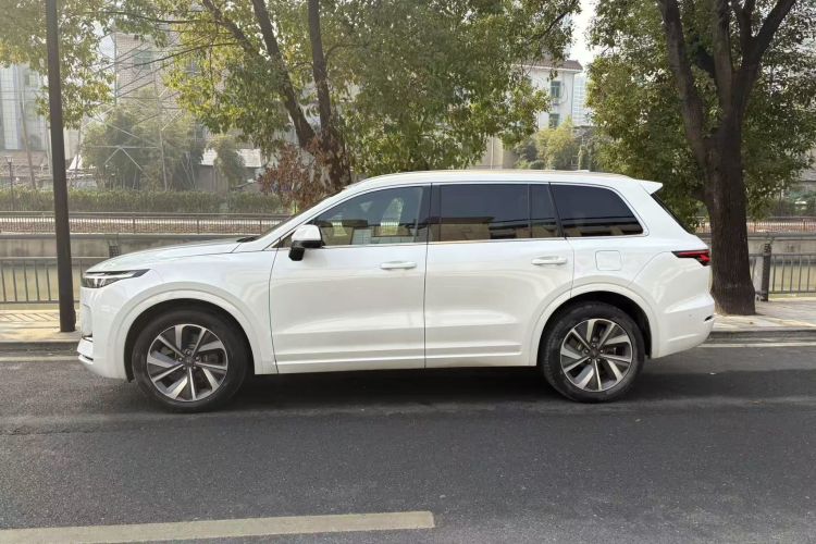 理想汽车 理想ONE 2020款 增程6座版车身外观6008