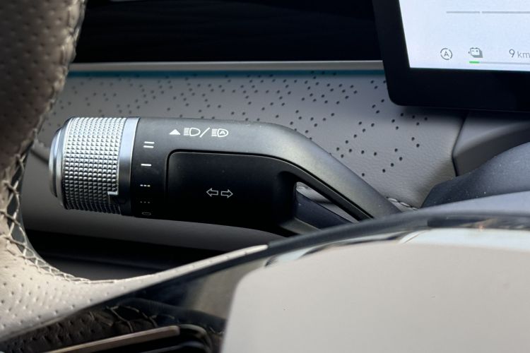 吉利银河 银河星耀8 2025款 130km EM-i 尊贵版中控内饰7011