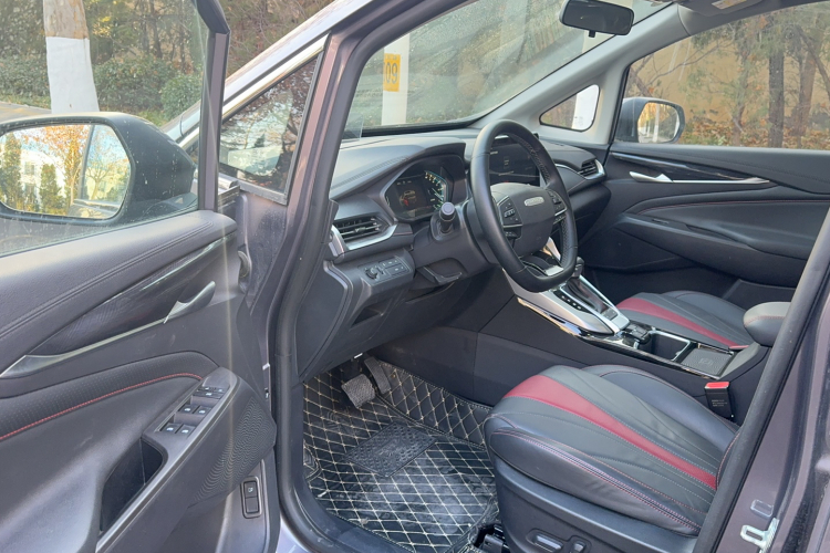 上汽大通MAXUS EUNIQ 5 2020款 大电量旗舰版 七座中控内饰7003