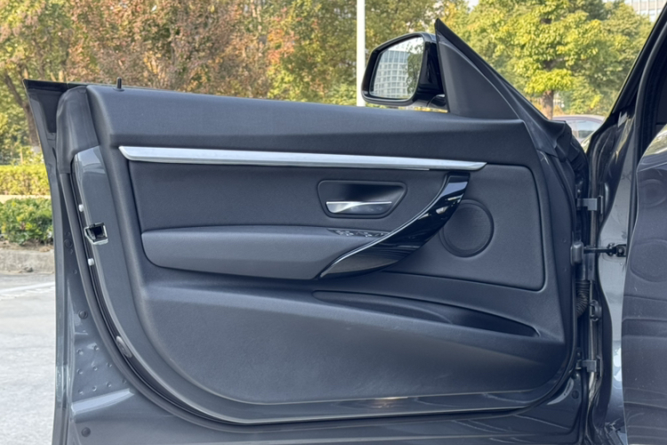 宝马3系GT 2020款 320i M运动套装中控内饰7006