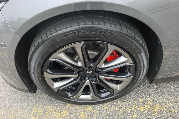 小鹏P7 2022款 480N+车身外观6011